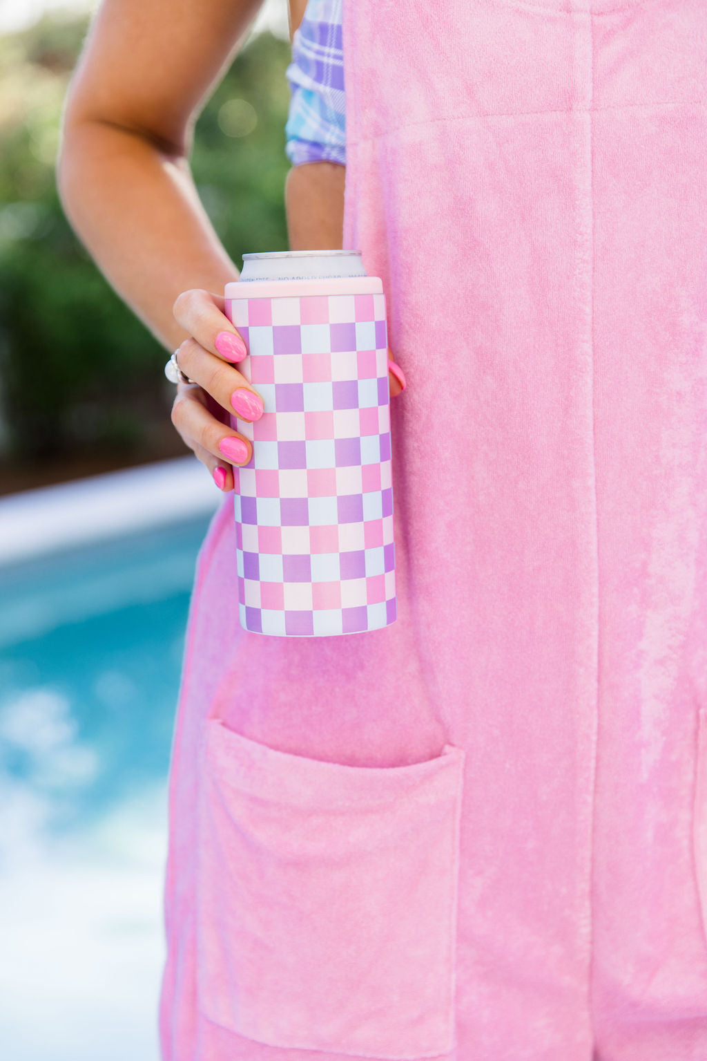 Tori Checkered Slim Can Cover Tori X Pink Lily